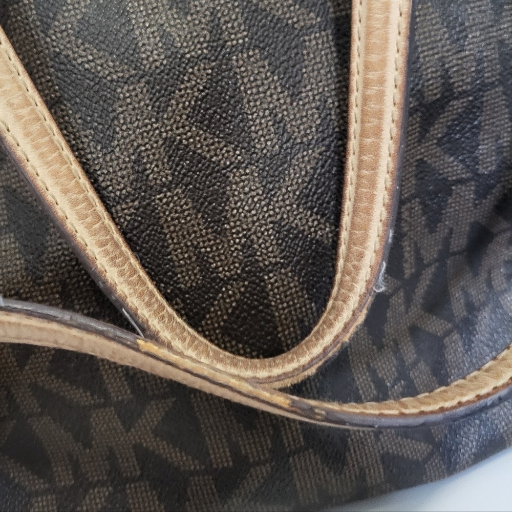 Michael Kors Tan and Brown Signature East West Tote with Monogram Design*used* - Picture 3 of 9
